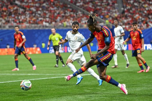 Spain's forward #17 Nico Williams kicks the ball during the 2026 World Cup Group H football match between Spain and Saudi Arabia at the Atlanta Stadium in Atlanta on June 21, 2026.  (Photo by ROBERTO SCHMIDT / AFP)