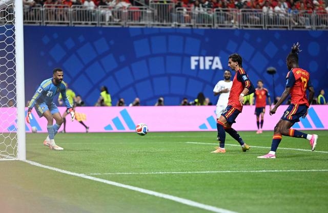 Spain's forward #07 Ferran Torres (C) shoots and scores a goal then disallowed for an offside position  during the 2026 World Cup Group H football match between Spain and Saudi Arabia at the Atlanta Stadium in Atlanta on June 21, 2026.  (Photo by ROBERTO SCHMIDT / AFP)