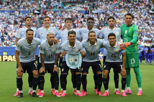 Uruguay's players pose for a picture ahead of the 2026 World Cup Group H football match between Uruguay and Cape Verde at the Miami Stadium in Miami Gardens on June 21, 2026.  (Photo by PATRICIA DE MELO MOREIRA / AFP)