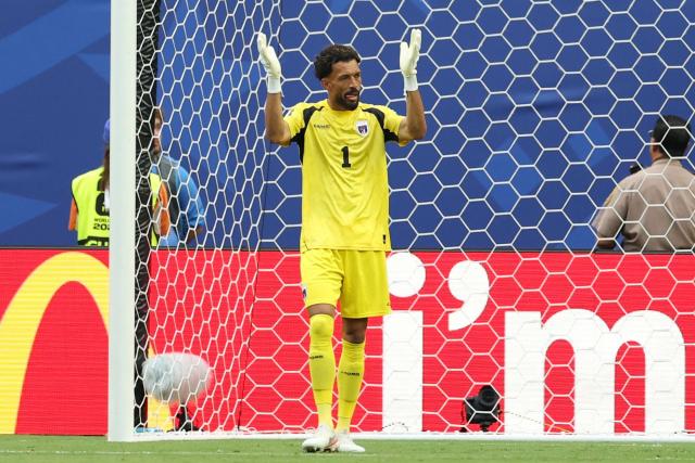 Cape Verde's goalkeeper #01 Vozinha gestures during the 2026 World Cup Group H football match between Uruguay and Cape Verde at the Miami Stadium in Miami Gardens on June 21, 2026.  (Photo by PATRICIA DE MELO MOREIRA / AFP)