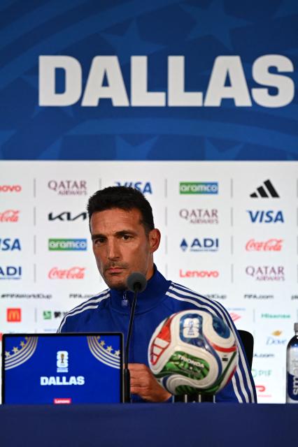 Argentina's head coach Lionel Scaloni gives an MD-1 press conference at the Dallas Stadium in Arlington on June 21, 2026, on the eve of the 2026 World Cup Group J football match between Argentina and Austria.  (Photo by Paul ELLIS / AFP)