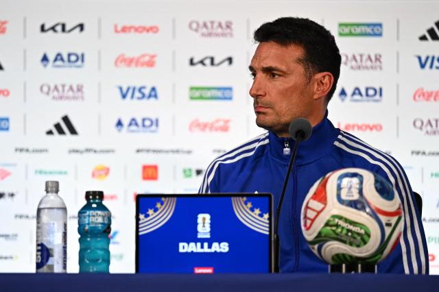 Argentina's head coach Lionel Scaloni gives an MD-1 press conference at the Dallas Stadium in Arlington on June 21, 2026, on the eve of the 2026 World Cup Group J football match between Argentina and Austria.  (Photo by Paul ELLIS / AFP)