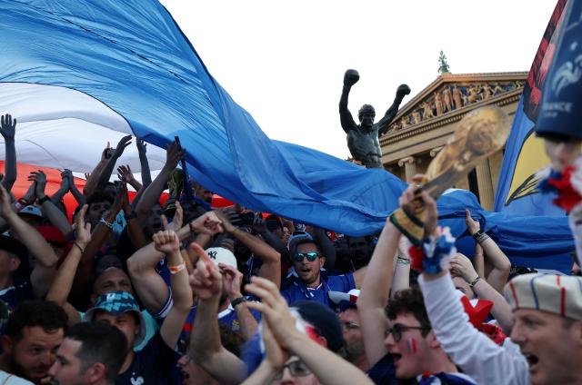 France fans gather at the Rocky statue in front of the Philadelphia Museum of Art on the eve of the 2026 World Cup Group C football match between France and Irak in Philadelphia on June 21, 2026. (Photo by FRANCK FIFE / AFP)