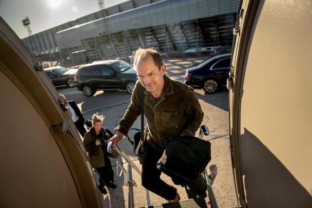 Danish Defence Minister Jeppe Bruus (Social Democrats) boards a plane to Kangerlussuaq, Greenland, on the evening of June 21, 2026. Bad weather prevented his planned landing in Nuuk, forcing a diversion to Kangerlussuaq. (Photo by Mads Claus Rasmussen / Ritzau Scanpix / AFP) / Denmark OUT