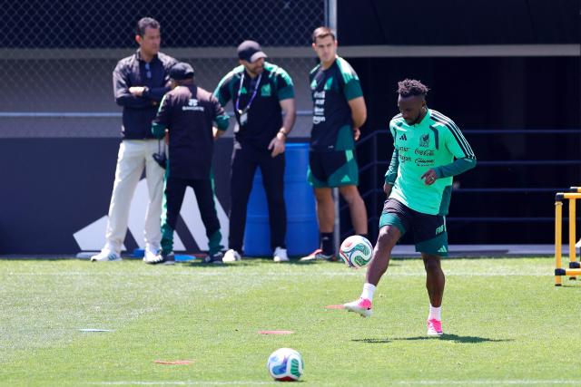 Mexico's forward #16 Julian Quinones takes part in training session at Centro de Alto Rendimiento (CAR) in Mexico City, on June 22, 2026, during the 2026 World Cup football tournament. (Photo by Rodrigo Oropeza / AFP)
