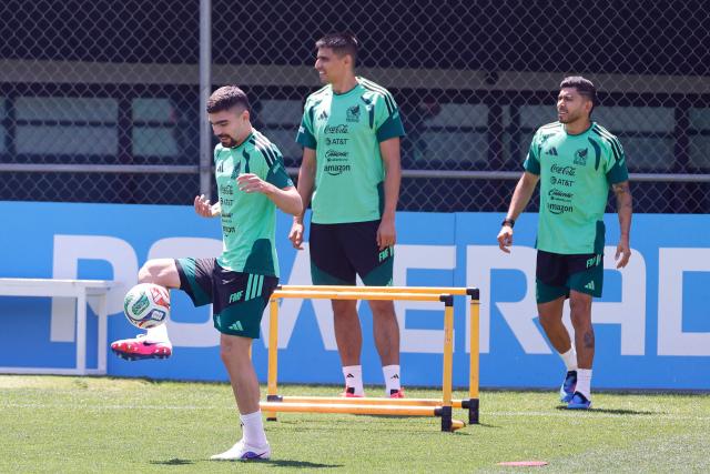 Mexico's defender #05 Johan Vasquez (L) takes part in training session at Centro de Alto Rendimiento (CAR) in Mexico City on June 22, 2026, during the 2026 World Cup football tournament. (Photo by Rodrigo Oropeza / AFP)