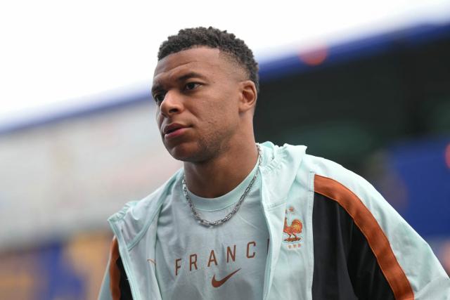 France's forward #10 Kylian Mbappe arrives ahead of the 2026 World Cup Group I football match between France and Iraq at the Philadelphia Stadium in Philadelphia on June 22, 2026.  (Photo by Mauro PIMENTEL / AFP)
