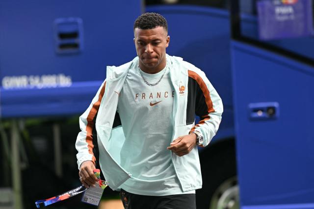 France's forward #10 Kylian Mbappe arrives ahead of the 2026 World Cup Group I football match between France and Iraq at the Philadelphia Stadium in Philadelphia on June 22, 2026.  (Photo by Mauro PIMENTEL / AFP)
