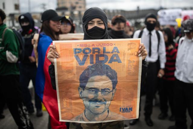 A supporter of Colombia's presidential candidate for the ruling Pacto Historico party, Ivan Cepeda, takes part in a protest against the results of the presidential runoff election in Bogota, on June 22, 2026. Colombia's defeated leftist candidate Ivan Cepeda called for calm and distanced himself from post-election violence following his rival Abelardo de la Espriella’s narrow victory. (Photo by ESTEBAN VEGA LA-ROTTA / AFP)