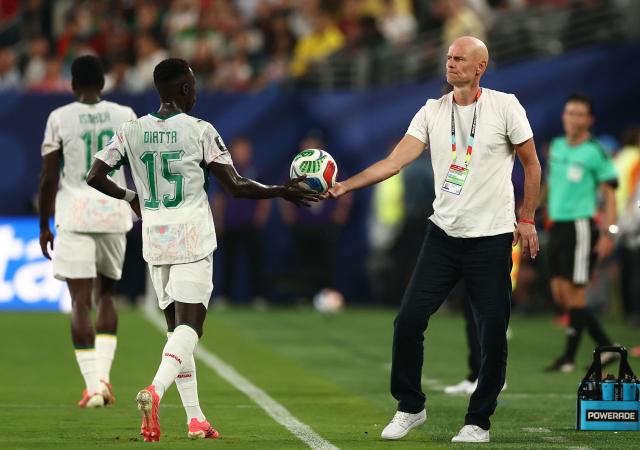Norway's head coach Staale Solbakken gestures during the 2026 World Cup Group I football match between Norway and Senegal at the New York/New Jersey Stadium in East Rutherford on June 22, 2026. (Photo by Charly TRIBALLEAU / AFP)