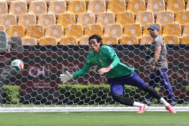 Korea's goalkeeper #01 Kim Seung-gyu takes part in an MD-1 training session at Monterrey Stadium, Mexico, on June 23, 2026, on the eve of the 2026 World Cup match between South Africa and South Korea. (Photo by Julio Cesar AGUILAR / AFP)