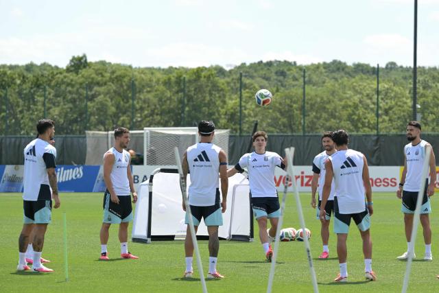 Argentina's forward #09 Julian Alvarez (C) takes part in a training session at the Sporting KC Training Centre in Kansas City on June 23, 2026, during the 2026 World Cup football tournament. (Photo by Juan MABROMATA / AFP)