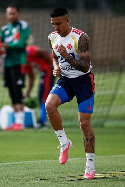 Colombia's midfielder #05 Kevin Castano takes part in a training session at Academia Atlas FC in Guadalajara, on June 24, 2026, during the 2026 World Cup football tournament. (Photo by Ulises RUIZ / AFP)
