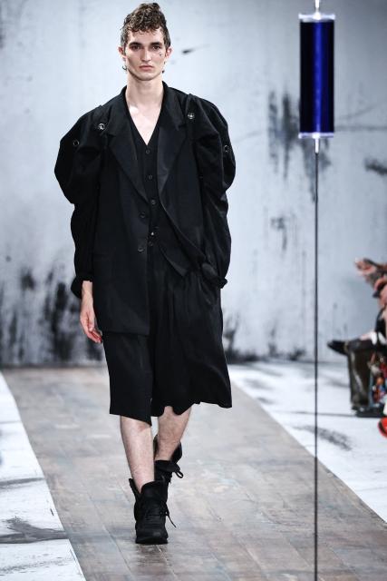 A model presents a creation by Yohji Yamamoto for the Menswear Spring/Summer 2027 collection fashion show as part of the Paris Fashion Week, in Paris, on June 25, 2026. (Photo by SIMON WOHLFAHRT / AFP)