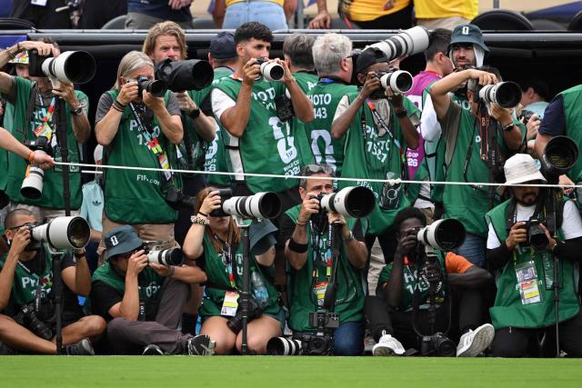 Photographers shoot the team pictures before the 2026 World Cup Group E football match between Ecuador and Germany at the New York/New Jersey Stadium in East Rutherford on June 25, 2026. (Photo by Pedro UGARTE / AFP)