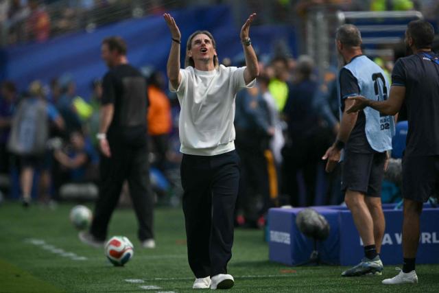 Ecuador's Argentine head coach Sebastian Beccacece gestures during the 2026 World Cup Group E football match between Ecuador and Germany at the New York/New Jersey Stadium in East Rutherford on June 25, 2026. (Photo by MAURO PIMENTEL / AFP)