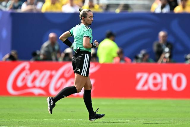US referee Tori Penso gestures during the 2026 World Cup Group E football match between Ecuador and Germany at the New York/New Jersey Stadium in East Rutherford on June 25, 2026. (Photo by Jewel SAMAD / AFP)