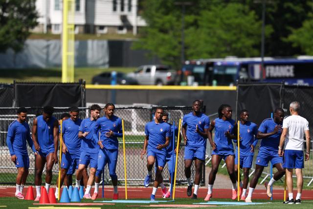 France players exercise during a training session on the eve of France's 2026 World Cup football tournament Grou I football match against Norway at Bentley University in Boston on June 25, 2026.  (Photo by FRANCK FIFE / AFP)