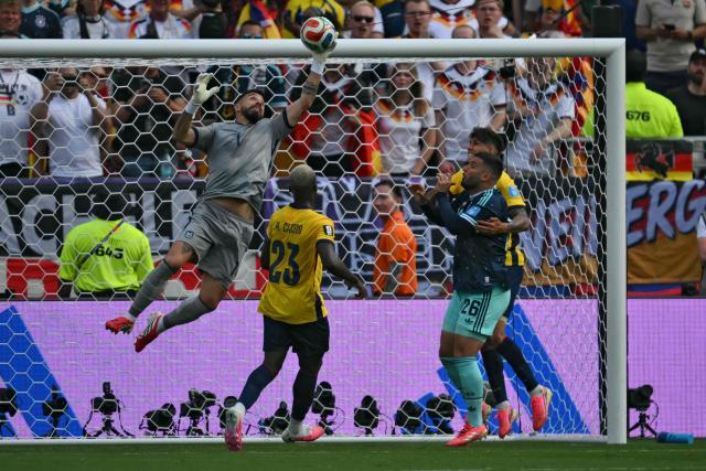 Ecuador's goalkeeper #01 Hernan Galindez makes a save during the 2026 World Cup Group E football match between Ecuador and Germany at the New York/New Jersey Stadium in East Rutherford on June 25, 2026. (Photo by ANGELA WEISS / AFP)