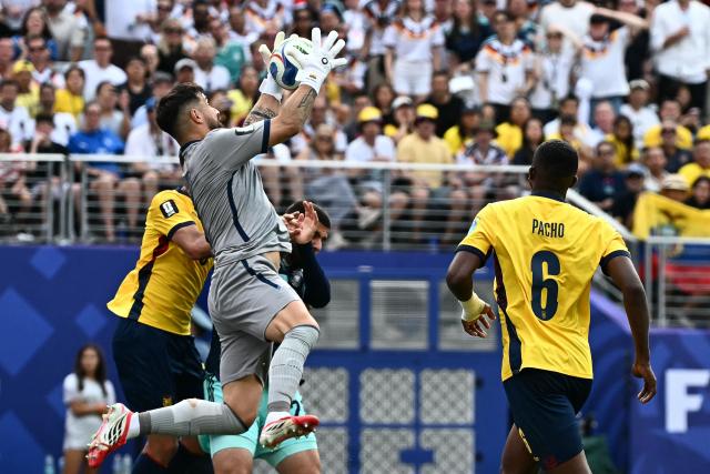Ecuador's goalkeeper #01 Hernan Galindez makes a save during the 2026 World Cup Group E football match between Ecuador and Germany at the New York/New Jersey Stadium in East Rutherford on June 25, 2026. (Photo by Jewel SAMAD / AFP)