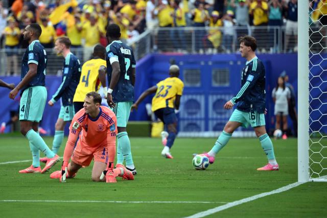 Germany's goalkeeper #01 Manuel Neuer reacts after Ecuador's midfielder #19 Gonzalo Plata scoring his team's second goal during the 2026 World Cup Group E football match between Ecuador and Germany at the New York/New Jersey Stadium in East Rutherford on June 25, 2026. (Photo by ANGELA WEISS / AFP)