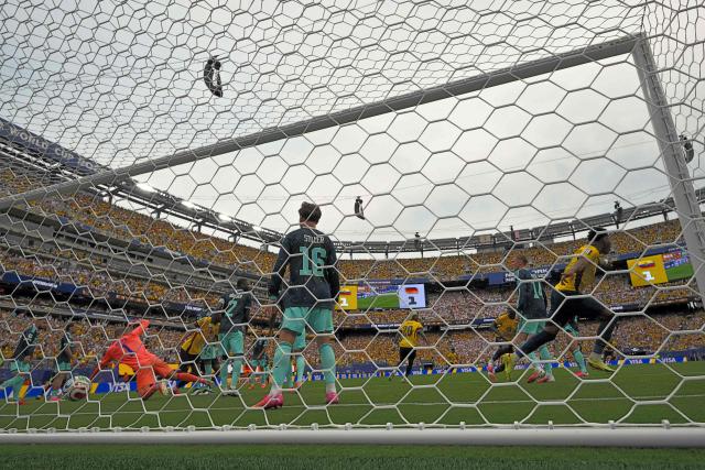 Ecuador's midfielder #19 Gonzalo Plata celebrates scoring his team's second goal during the 2026 World Cup Group E football match between Ecuador and Germany at the New York/New Jersey Stadium in East Rutherford on June 25, 2026. (Photo by ANGELA WEISS / AFP)