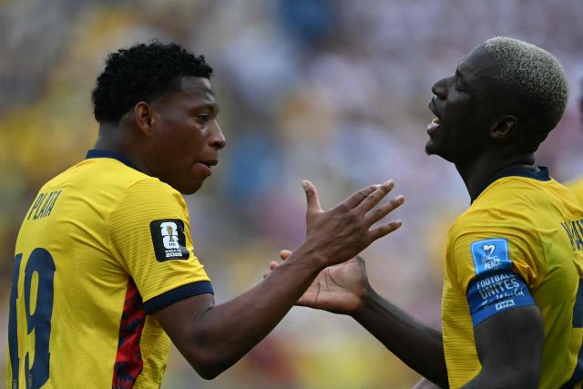 Ecuador's midfielder #19 Gonzalo Plata celebrates with teammate midfielder #23 Moises Caicedoscoring his team's second goal during the 2026 World Cup Group E football match between Ecuador and Germany at the New York/New Jersey Stadium in East Rutherford on June 25, 2026. (Photo by MAURO PIMENTEL / AFP)