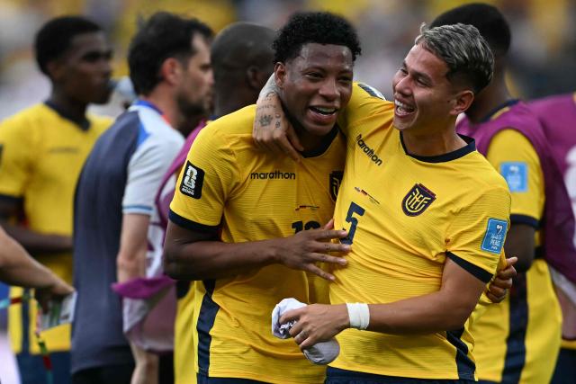 Ecuador's midfielder #19 Gonzalo Plata and teammate midfielder #05 Jordy Alcivar celebrate after winning the 2026 World Cup Group E football match between Ecuador and Germany at the New York/New Jersey Stadium in East Rutherford on June 25, 2026. (Photo by MAURO PIMENTEL / AFP)