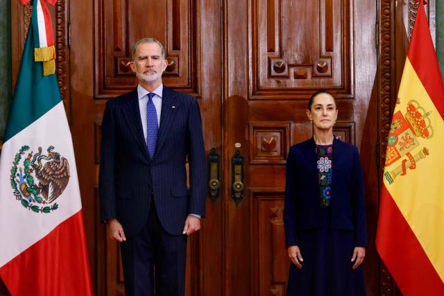 Mexicos' President Claudia Sheinbaum and King Felipe VI of Spain stand during a meeting at the Palacio Nacional in Mexico City on June 25, 2026. (Photo by Rodrigo Oropeza / AFP)
