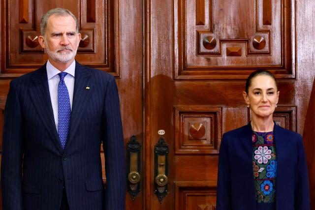 Mexicos' President Claudia Sheinbaum and King Felipe VI of Spain stand during a meeting at the Palacio Nacional in Mexico City on June 25, 2026. (Photo by Rodrigo Oropeza / AFP)