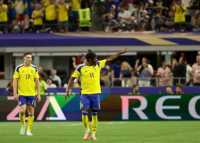 Sweden's forward #11 Anthony Elanga celebrates scoring his team's first goal during the 2026 World Cup Group F football match between Japan and Sweden at the Dallas Stadium in Arlington on June 25, 2026.  (Photo by Aric Becker / AFP)