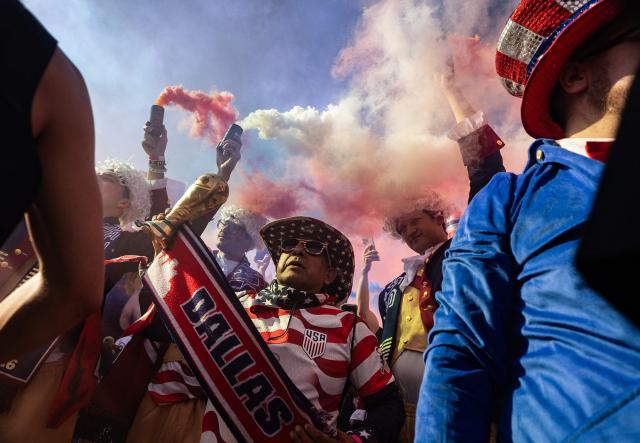 US fans cheer their team ahead of the during the 2026 World Cup Group D football match between Turkey and USA at the Los Angeles Stadium in Inglewood on June 25, 2026.  (Photo by Etienne LAURENT / AFP)