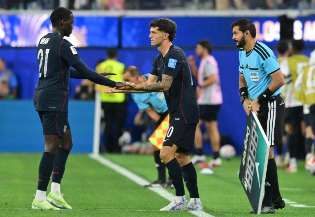 US forward #10 Christian Pulisic enters the field in replace of US forward #21 Timothy Weah during the 2026 World Cup Group D football match between Turkey and USA at the Los Angeles Stadium in Inglewood on June 25, 2026.  (Photo by Frederic J. Brown / AFP)