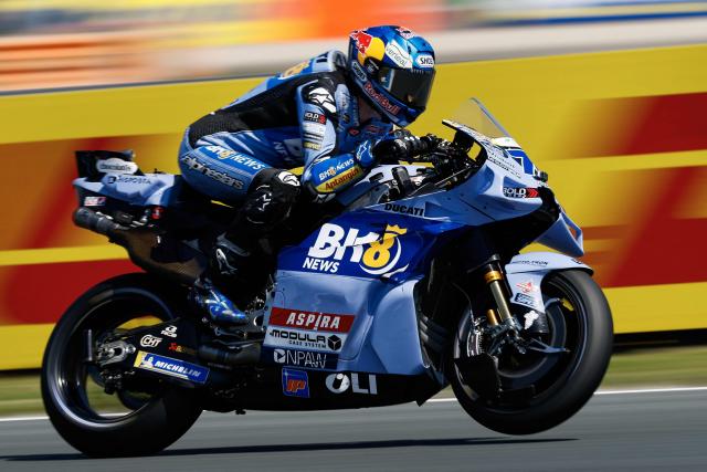BK8 Gresini Racing MotoGP's Spanish rider Alex Marquez competes during a practice session ahead of the 95th edition of the Dutch Motorcycle Grand Prix at the TT Circuit Assen, in Assen, on June 26, 2026. (Photo by Vincent Jannink / ANP / AFP) / Netherlands OUT