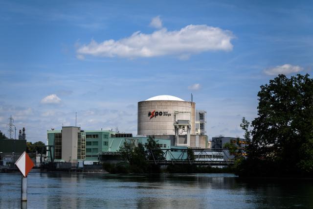 (FILES) This picture taken on July 9, 2019, shows a general view of Switzerland's Beznau nuclear plant near Dottingen. Switzerland's Beznau nuclear plant halts operations due to heatwave. (Photo by Fabrice COFFRINI / AFP)