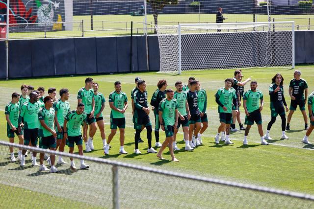 Mexico's players take part in a training session at the Centro de Alto Rendimiento (CAR) in Mexico City on June 26, 2026, during the 2026 World Cup football tournament.  (Photo by Rodrigo Oropeza / AFP)