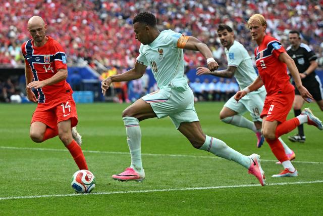Norway's midfielder #14 Fredrik Aursnes and France's forward #10 Kylian Mbappe fight for the ball during the 2026 World Cup Group I football match between Norway and France at the Boston Stadium in Foxborough on June 26, 2026.  (Photo by Jewel SAMAD / AFP)