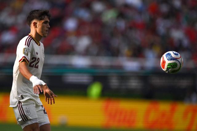 Spain's defender #22 Pau Cubarsi eyes the ball during the 2026 World Cup Group H football match between Uruguay and Spain at the Guadalajara Stadium in Zapopan on June 26, 2026.  (Photo by CARL DE SOUZA / AFP)