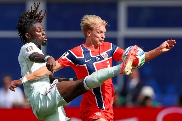 France's midfielder #06 Manu Kone (L) and Norway's midfielder #02 Morten Thorsby fight for the ball during the 2026 World Cup Group I football match between Norway and France at the Boston Stadium in Foxborough on June 26, 2026.  (Photo by FRANCK FIFE / AFP)
