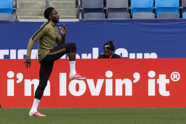 Canada's defender #19 Alphonso Davies takes part in an MD-1 training session at Carson Sports Park in Carson on June 27, 2026, on the eve of the 2026 World Cup round of 32 football match between South Africa and Canada at the Los Angeles Stadium in Inglewood. (Photo by ETIENNE LAURENT / AFP)