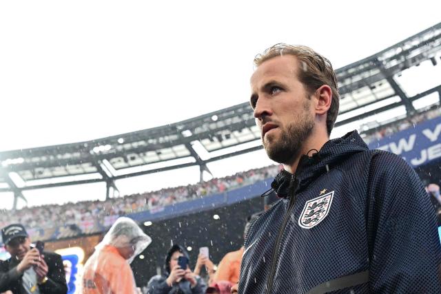 England's forward #09 Harry Kane walks onto the pitch ahead of the 2026 World Cup Group L football match between Panama and England at the New York/New Jersey Stadium in East Rutherford on June 27, 2026.  (Photo by MAURO PIMENTEL / AFP)