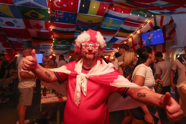 England supporters wait for the start to watch on television the 2026 World Cup Group L football match between England and Panama, at The Clock pub in Hebburn, north-east England late on June 27, 2026. (Photo by SCOTT HEPPELL / AFP)