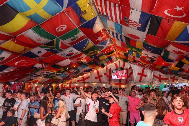 England supporters gather to watch on television the 2026 World Cup Group L football match between England and Panama, at The Clock pub in Hebburn, north-east England late on June 27, 2026. (Photo by SCOTT HEPPELL / AFP)