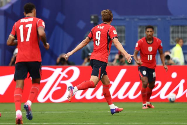 England's forward #09 Harry Kane celebrates scoring his team's second goal during the 2026 World Cup Group L football match between Panama and England at the New York/New Jersey Stadium in East Rutherford on June 27, 2026.  (Photo by CHARLY TRIBALLEAU / AFP)