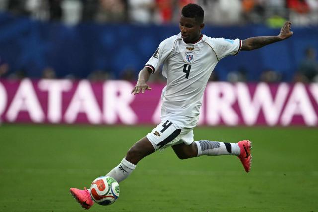Panama's defender #04 Fidel Escobar kicks the ball during the 2026 World Cup Group L football match between Panama and England at the New York/New Jersey Stadium in East Rutherford on June 27, 2026.  (Photo by MAURO PIMENTEL / AFP)