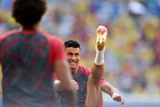 Portugal's forward #07 Cristiano Ronaldo warms up ahead of the 2026 World Cup Group K football match between Colombia and Portugal at the Miami Stadium in Miami Gardens on June 27, 2026.  (Photo by PATRICIA DE MELO MOREIRA / AFP)