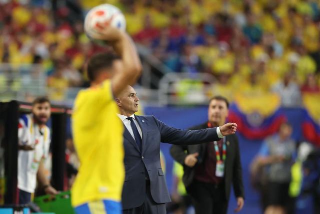 Portugal's Spanish head coach Roberto Martinez gestures on the touchline during the 2026 World Cup Group K football match between Colombia and Portugal at the Miami Stadium in Miami Gardens on June 27, 2026.  (Photo by PATRICIA DE MELO MOREIRA / AFP)