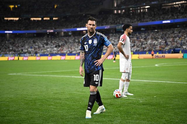 Argentina's forward #10 Lionel Messi gestures during the 2026 World Cup Group J football match between Jordan and Argentina at the Dallas Stadium in Arlington on June 27, 2026.  (Photo by Paul ELLIS / AFP)