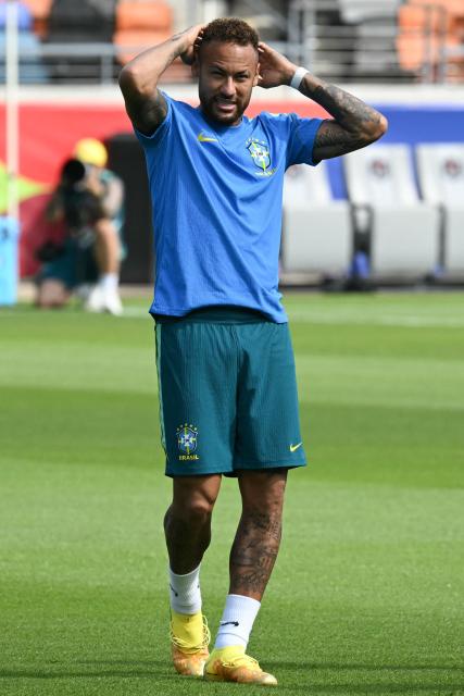 Brazil's forward #10 Neymar takes part in an MD-1 training session at the Dynamo Stadium in in Houston on June 28, 2026, during the 2026 World Cup football tournament.  (Photo by RONALDO SCHEMIDT / AFP)