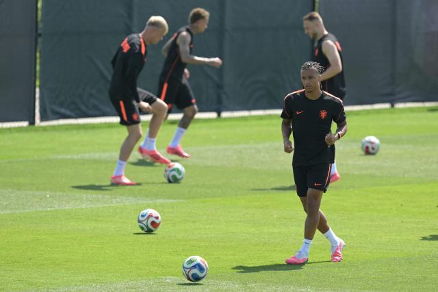 Netherlands' defender #05 Nathan Ake takes part in an MD-1 training session at the KC Current Training Facility in Kansas City on June 28, 2026, during the 2026 World Cup football tournament. (Photo by JUAN MABROMATA / AFP)